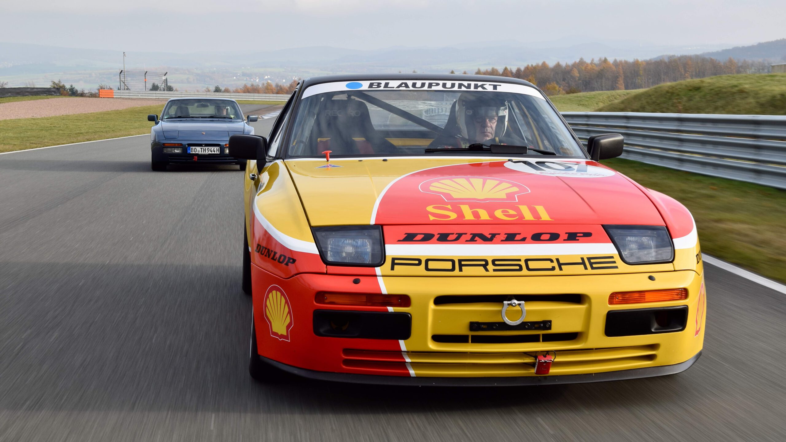 Jetzt im Re-Live Porsche 944 turbo Cup VIP-Look eiskalte Premiere BILSTER BERG - Cars and Faces, Episode 01.2023.