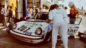 Porsche 911 Carrera 3.2 Clubsport Coupé M 637 0024