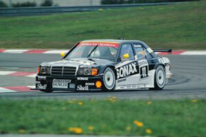 1993-DTM-Bernd-Schneider-Mercedes-Benz-190E