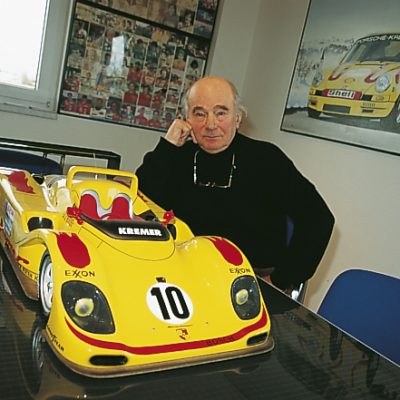 Aufgenommen am 15. Februar 2006: Erwin Kremer am neu eingerichteten Firmensitz in Köln-Ossendorf. Der K8 blieb sein letztes Highlight. Original-Archivbild: Carsten Krome Netzwerkeins