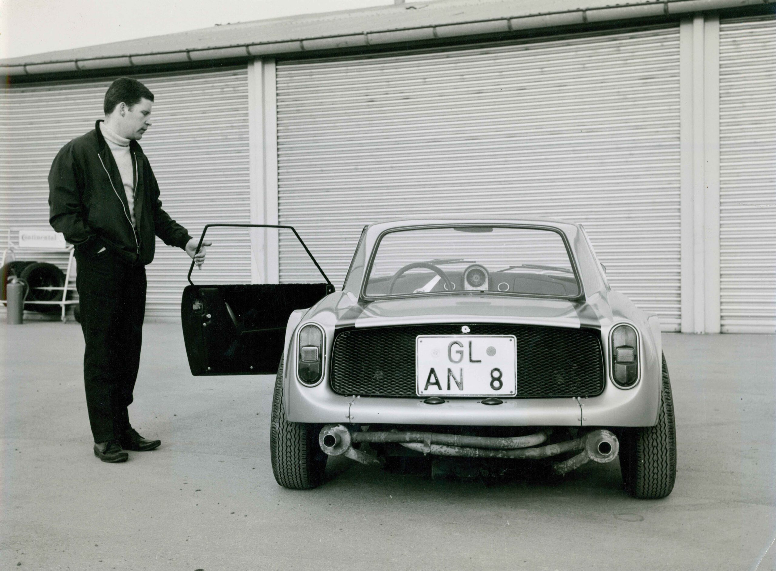 80-Jahre-Ekkehard-Zimmermann-dp-Motorsport-1962-erster-Prototyp-mit-Polyester-Karosserie-Dingo