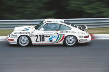 19. Int. ADAC 24-Stunden-Rennen Nürburgring, 14. bis 16. Juni 1991: Manthey/Grohs/von Gartzen kommen im Porsche 911 (964) Carrera Cup von Axel Goebel überraschend auf Rang zwei.