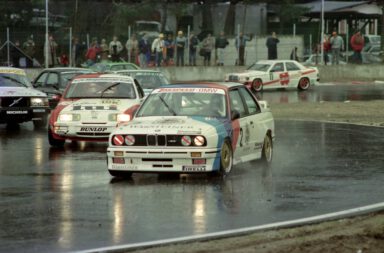 14. April 1987, Bergischer Löwe, Omloop Terlamen Zolder: Der spätere DTM-Titelgewinner Eric van de Poele im Zweikampf mit dem späteren Vizemeister Manuel Reuter im Ringshausen-Ford Sierra XR4 ti, © Carsten Krome Netzwerkeins 1987