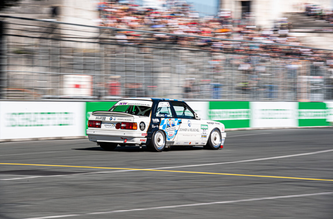 Einzigartige Gala der DTM Classic auf dem Norisring Gerhard Füller beschert Opel einen unerwarteten Sieg.