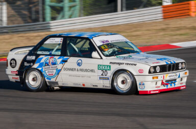 DTM-Classic-2022-Nuerburgring-BMW-320iS-BTCC-Prinz-Leopold-von-Bayern-Marc-Hessel-zweipunktnull-group-005