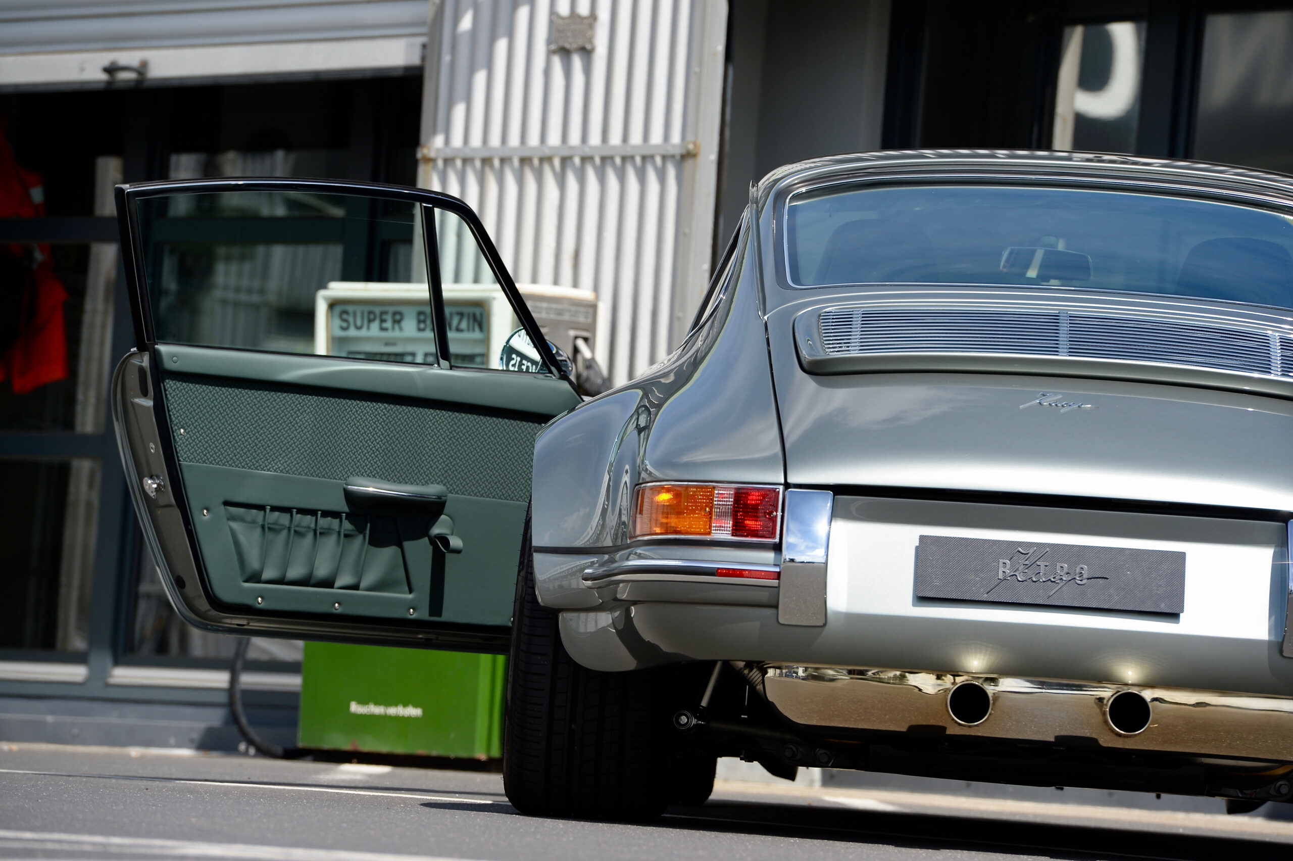 © Carsten Krome Netzwerkeins 911-Carrera-Coupé-Generation-993-Rekreation-zum-Kaege-Retro-Nummer-17-Nuerburgring-Historisches-Fahrerlager-2022-3205