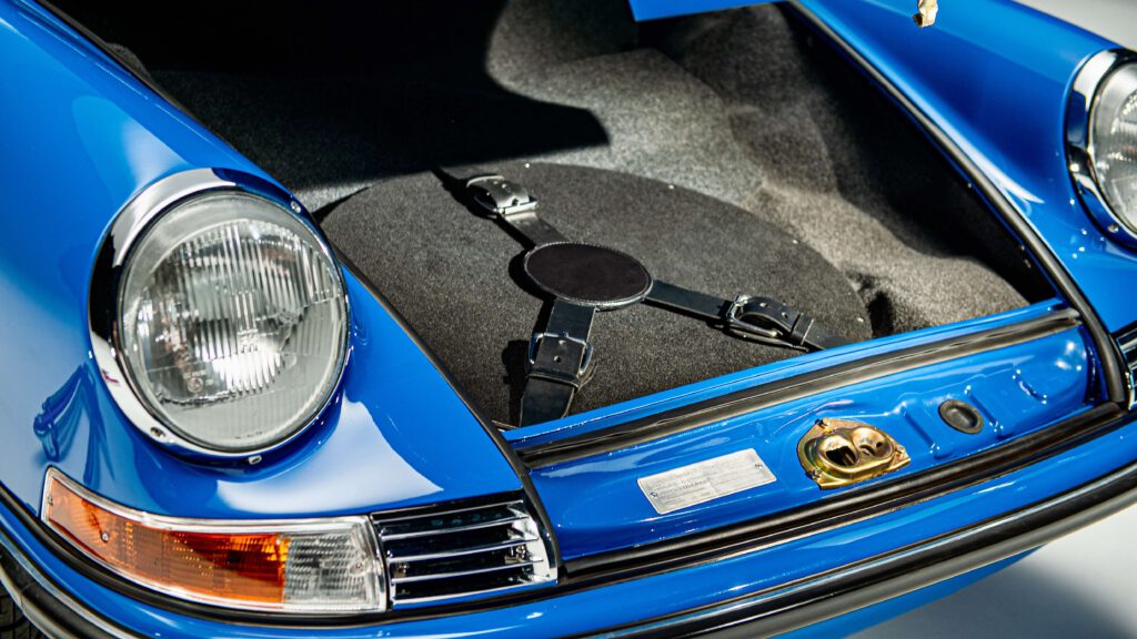 Add-On-E-Engine-ein-sinnvolles-TÜV-abgenommenes-Add-on-für-die-nachhaltige-Nutzung-klassischer-Bestandsfahrzeuge-1972-Porsche-911-T-05