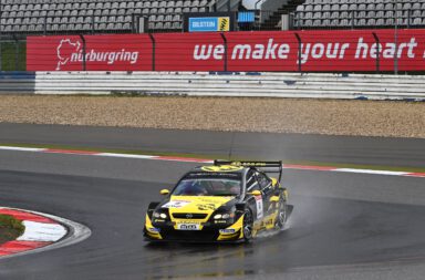 Schneller als der Schall … war niemand an diesem Freitagnachmittag: Opel-Sieg durch Langstrecken-Spezialist Ralf Schalll auf dem Astra V8 Coupé aus der DTM.