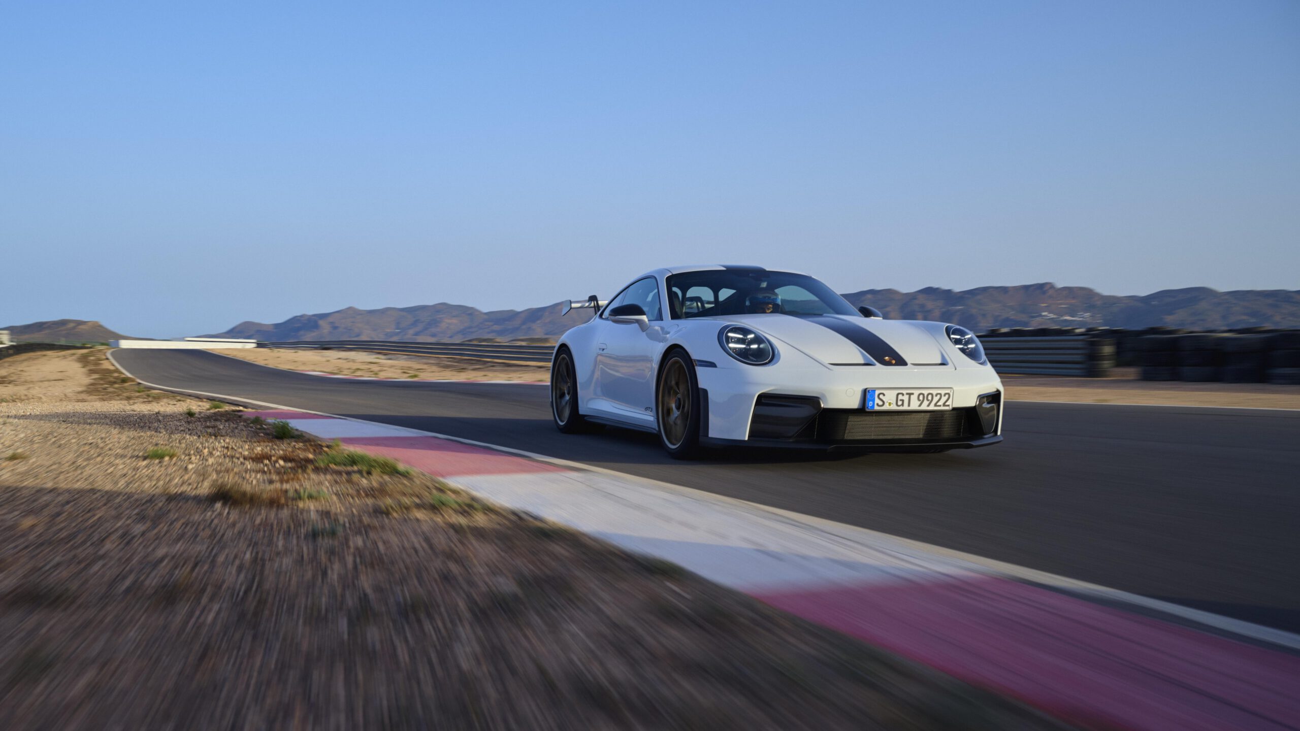 Doppelte_Premiere_Der_neue_911_GT3_und_911_GT3_mit_Touring-Paket_11