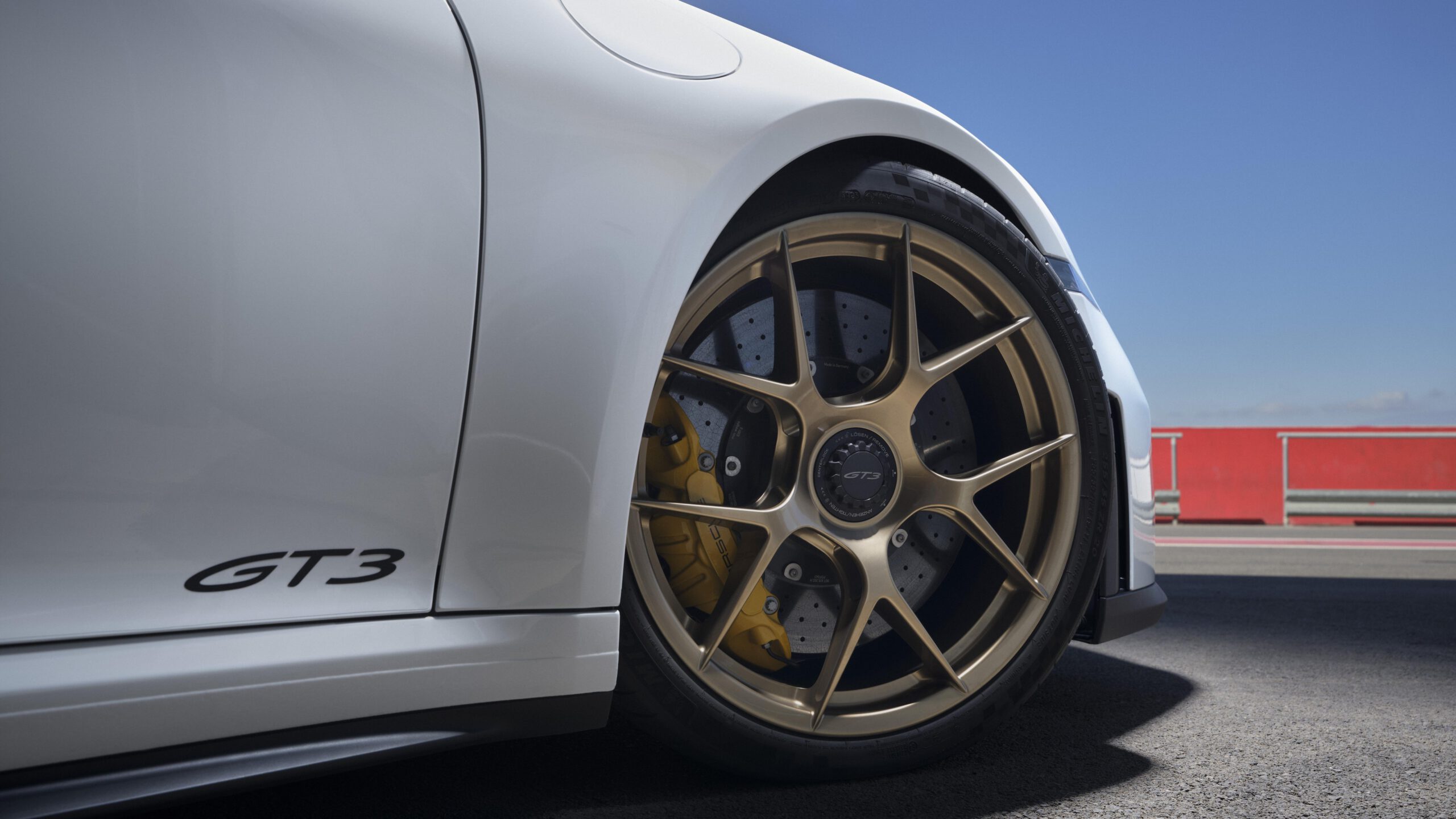 Doppelte_Premiere_Der_neue_911_GT3_und_911_GT3_mit_Touring-Paket_6