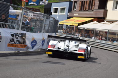 Die Zeit läuft – Feature vom Monte Carlo der Schweizer Berge. Eine sportliche Reise zum 18. „Arosa Classic Car“ in den Graubündner Alpen.