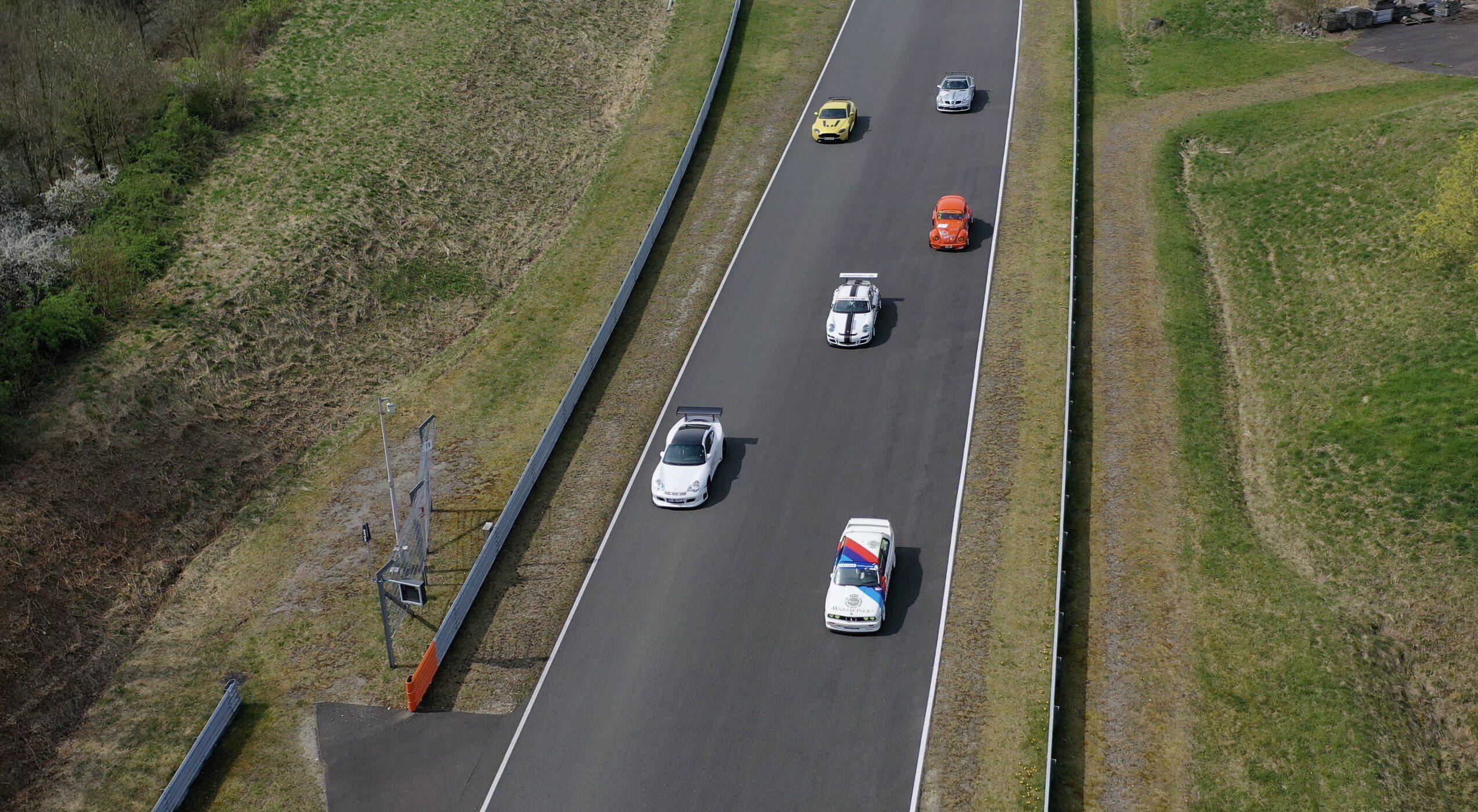 TOURENWAGEN LEGENDEN Experience Day @BILSTER BERG, 13. April 2025_Manthey-911 (996) GT3 RS-MR 516 4.4_Fly Over