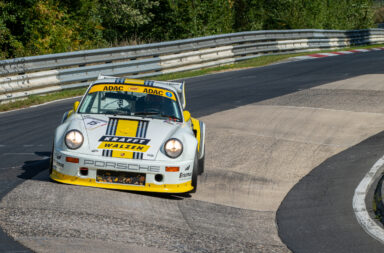 Reifer Jahrgang, reife Leistung: Tourenwagen-Champion Altfrid Heger gewinnt in seiner 48. Saison auch das 1.000-Kilometer-Rennen auf der Nürburgring-Nordschleife.