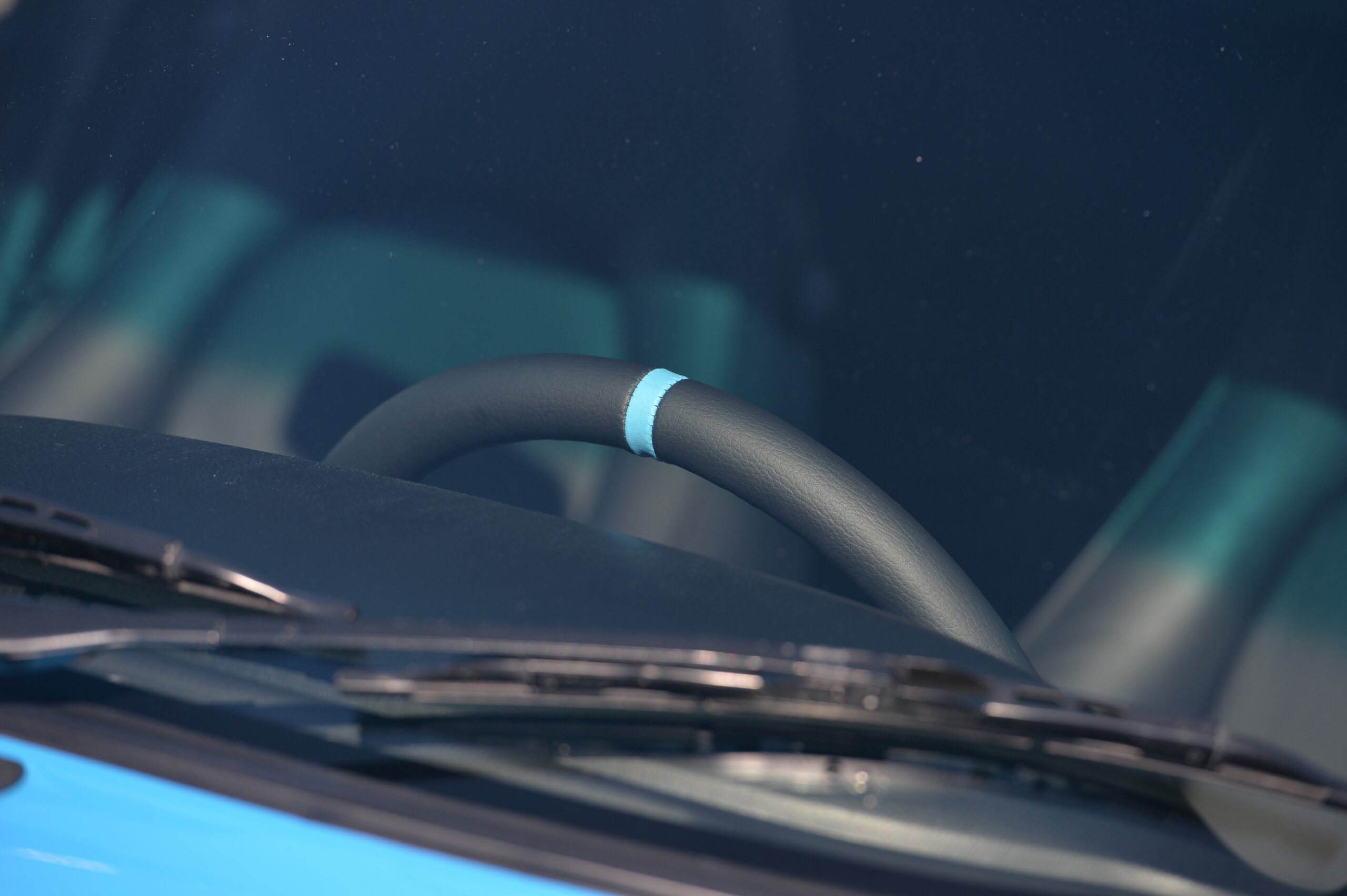 © netzwerkeins GmbH, Carsten Krome 1992er Porsche 911 (964) Carrera 2 Coupé, Farbmusterwagen in „Rivierablau L39 E“_5078 a