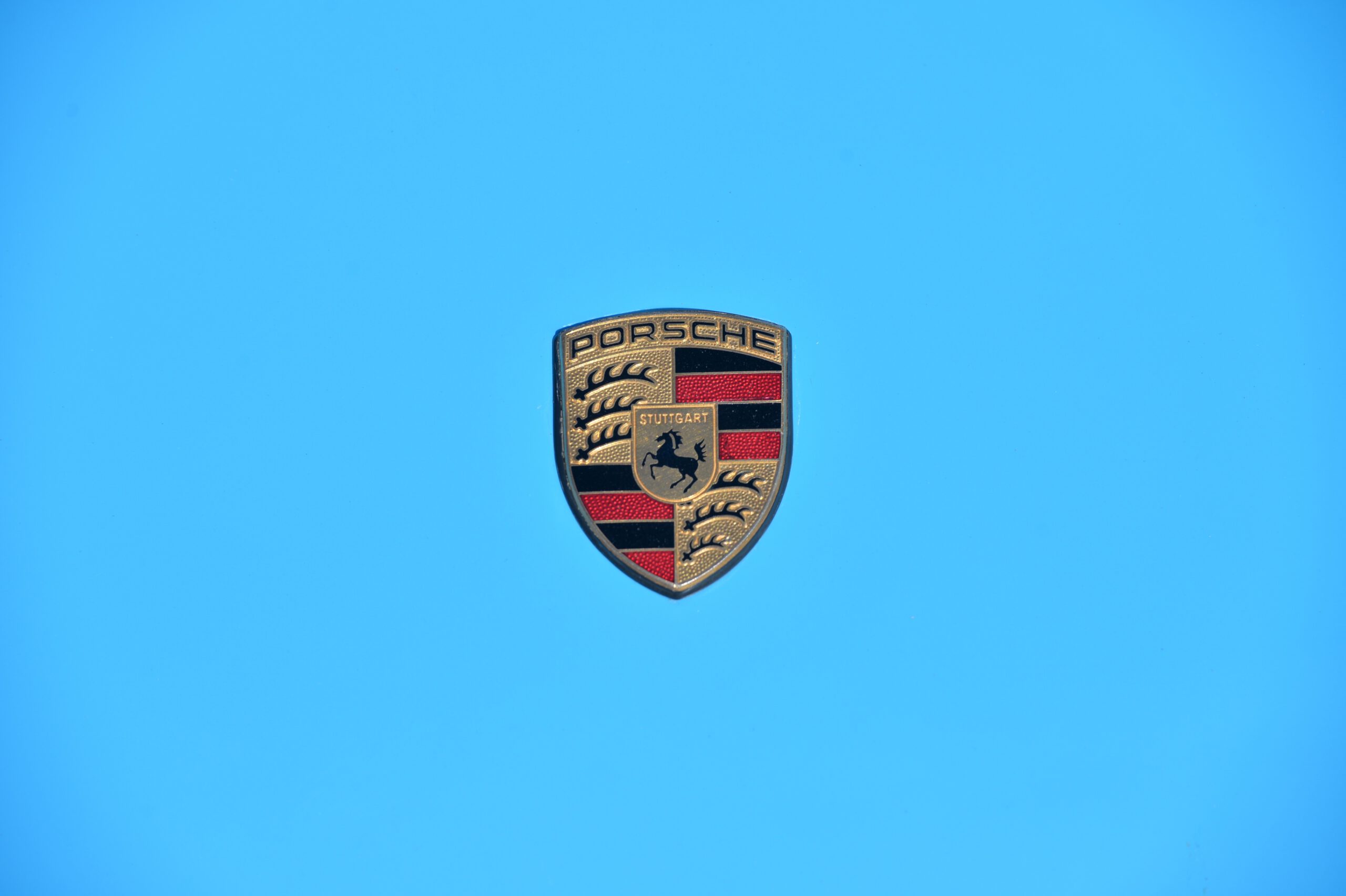 © netzwerkeins GmbH, Carsten Krome 1992er Porsche 911 (964) Carrera 2 Coupé, Farbmusterwagen in „Rivierablau L39 E“_5123 a