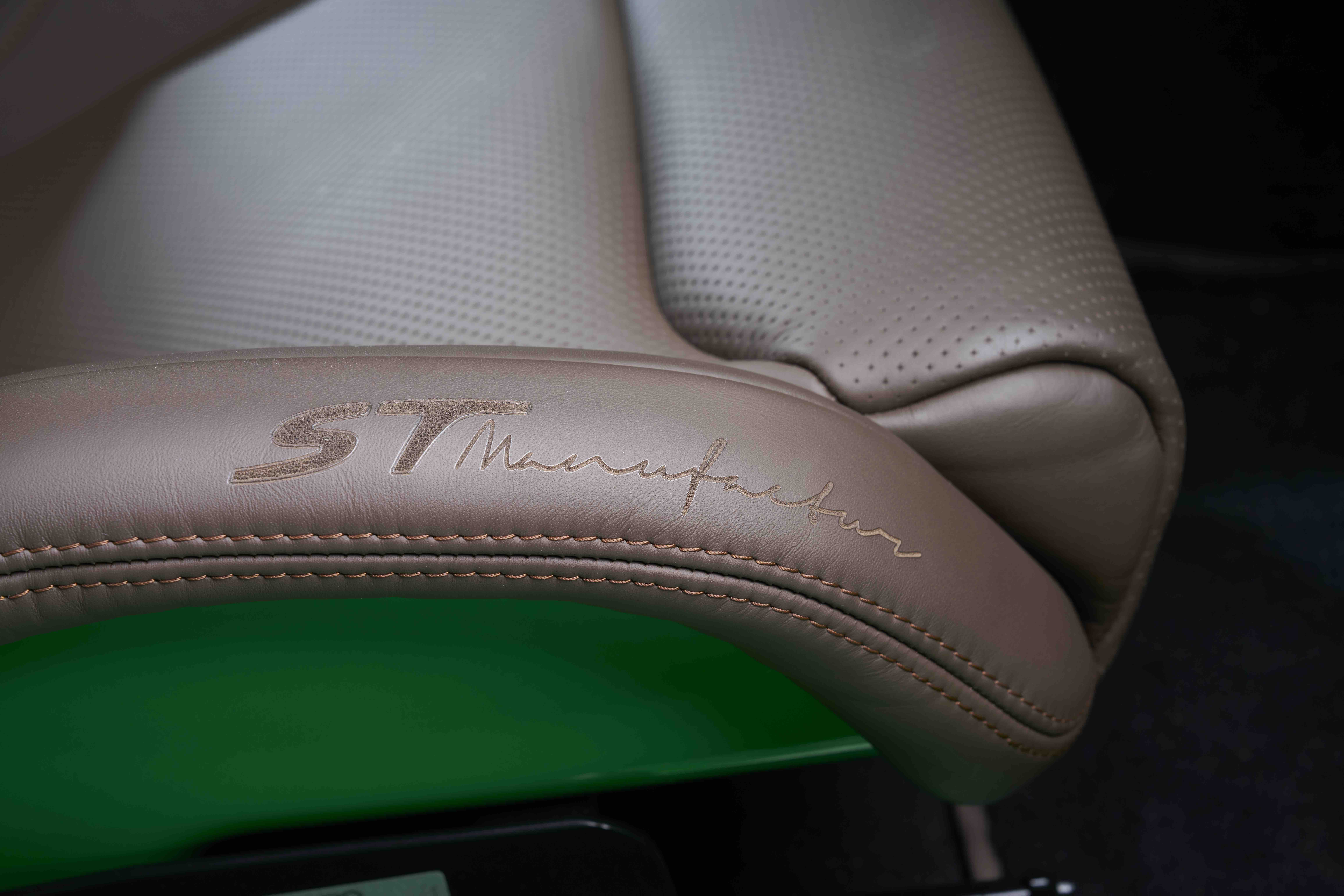 © ST-Manufaktur by PS Automobile, D-59557 Lippstadt Porsche 911 (Typ 964) Carrera 2 Coupé, Restomod:Sonderaufbau im Werks-turbo-Look (WTL) durch ST-Manufaktur by PS Automobile, D-59557 Lippstadt_3414_werk1