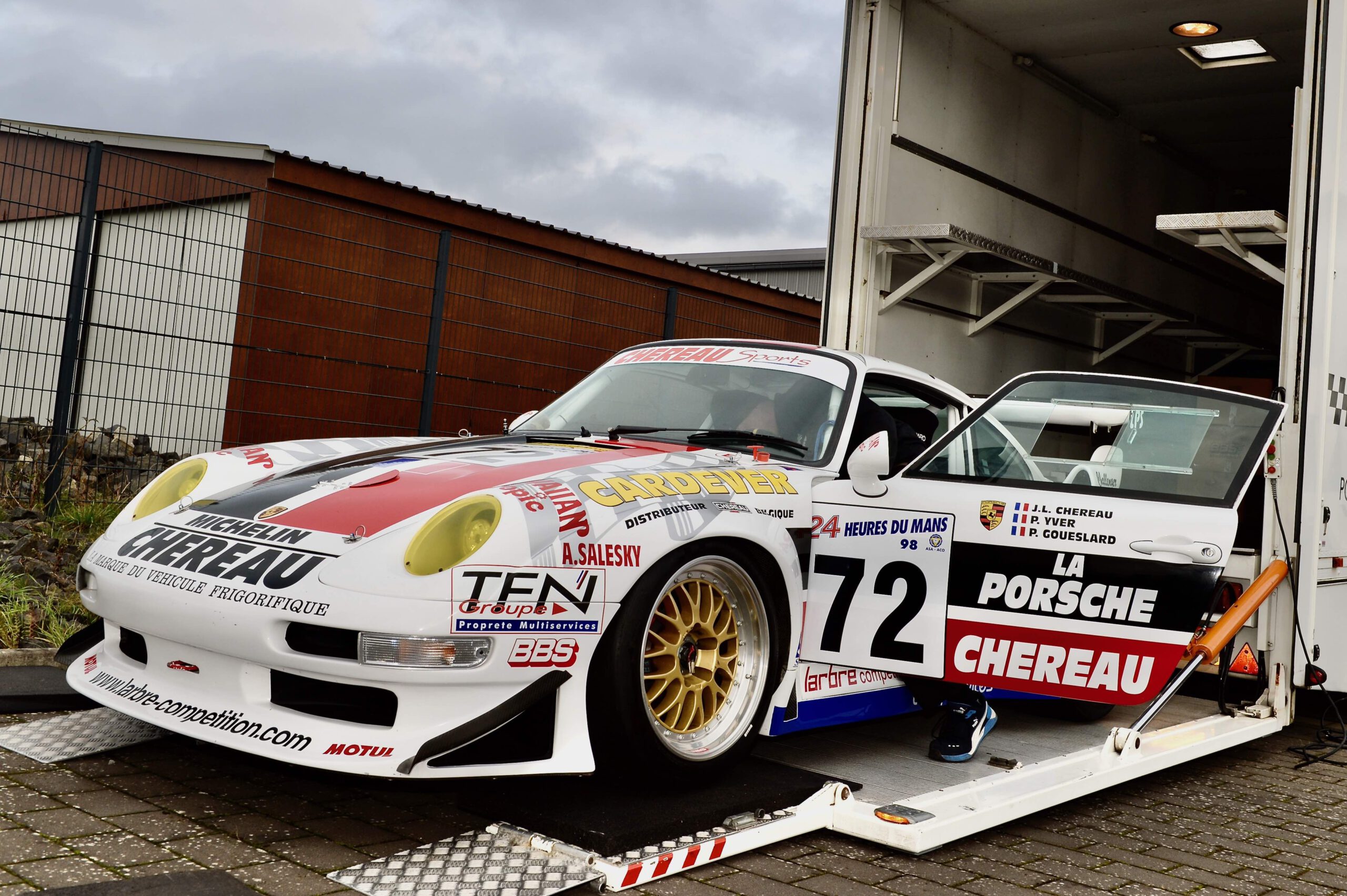 © Carsten Krome Netzwerkeins TOURENWAGEN LEGENDEN Experience Day, 29.03.2026 – neun Stunden volles Programm: Die "Turbobrüder" Matthias und Stefan Nonn bringen den "Spirit of Le Mans" an den BILSTER BERG.