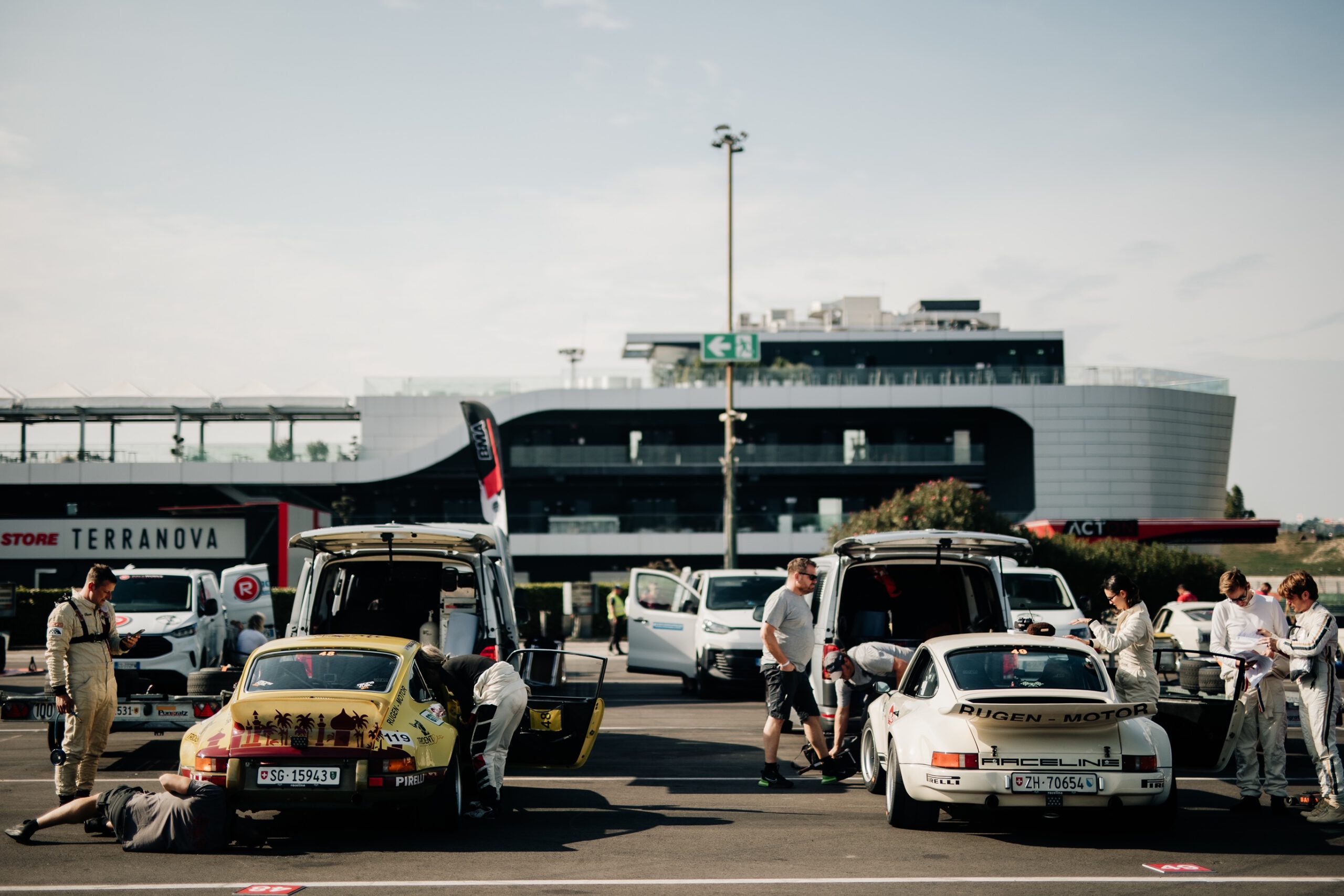 26. Modena Cento Ore 2026, Riccione:Italien zweiter großer internationaler Erfolg für Florian Feustel:Katrin Becker auf Raceline-Porsche 911 2.8 RSR_0380